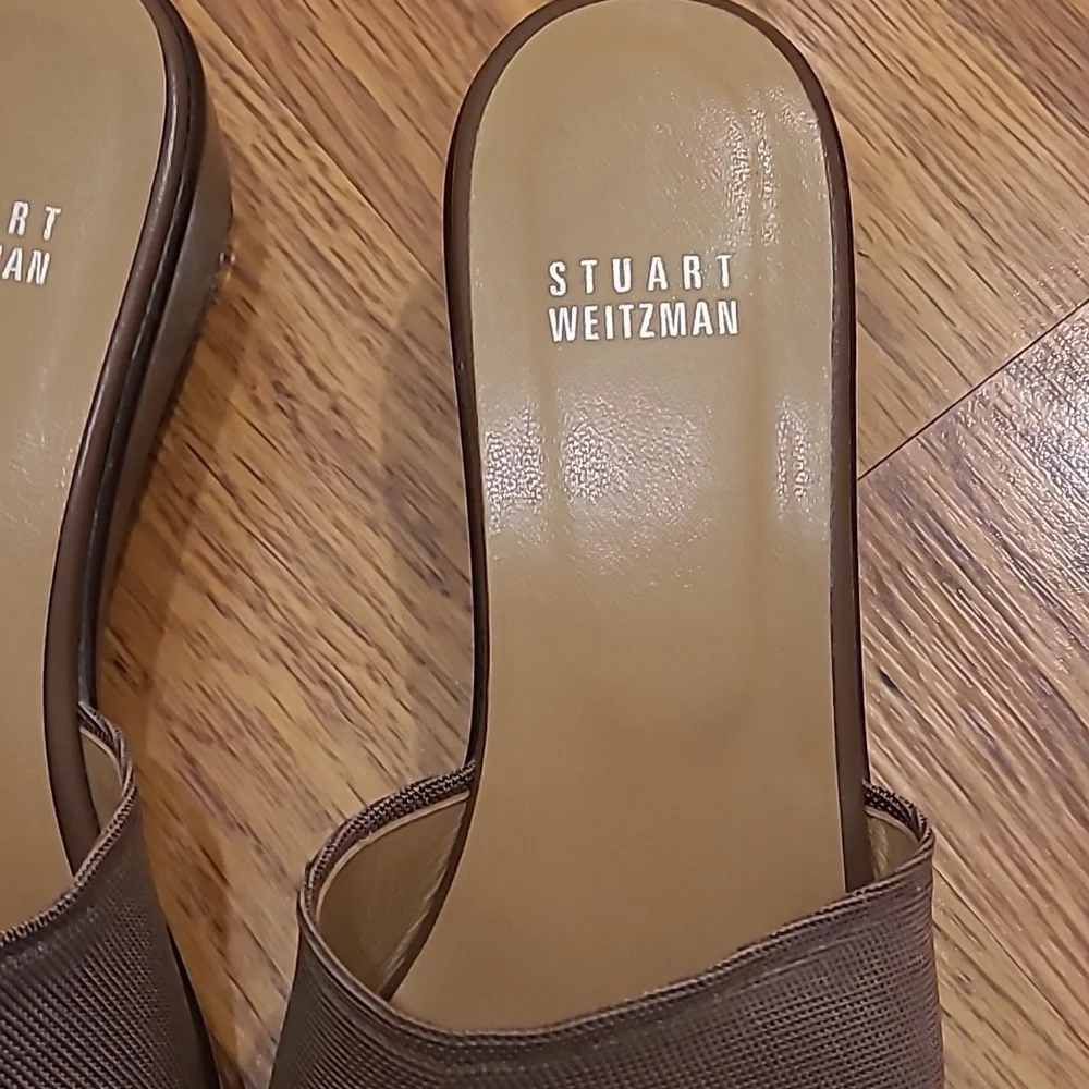 Stuart Weitzman Mini platform sandal. - Picture 3 of 5